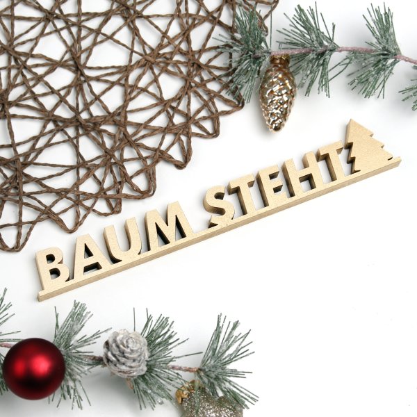 Baum steht