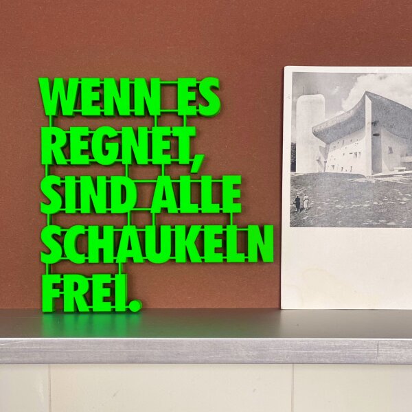 Wenn es regnet sind alle Schaukeln frei.