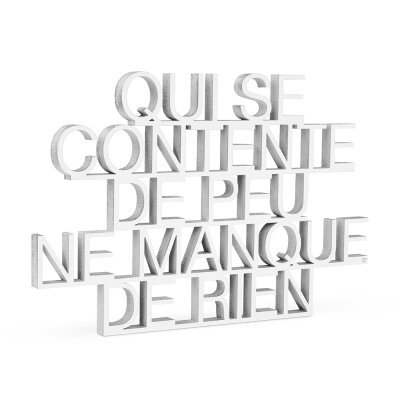 qui se contente de peu ne manque de rien